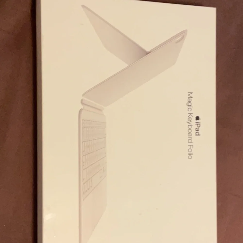 NEW Apple - Magic Keyboard Folio for iPad 10.9-inch - White